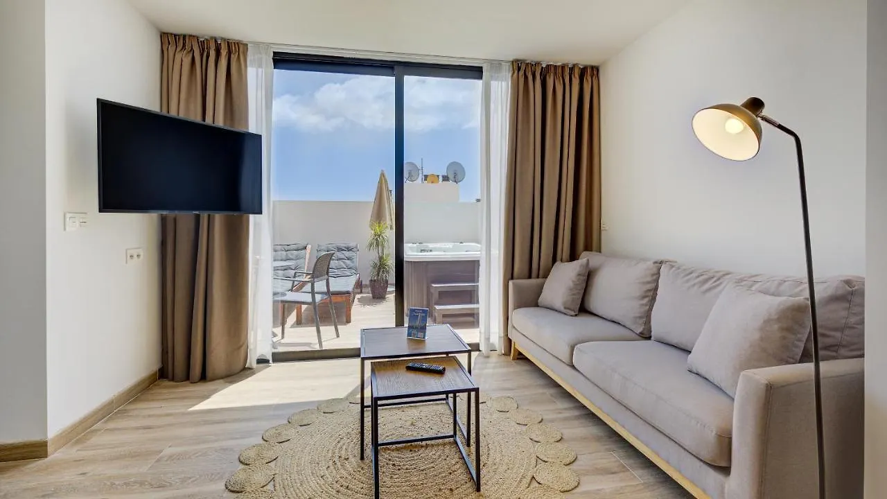 Jable Suites Apartamentos De Lujo En El Centro Corralejo 0*,